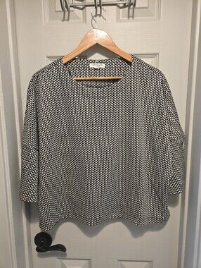 Max Studio Oversize Black & White Geometric Knit Top Sz Small
